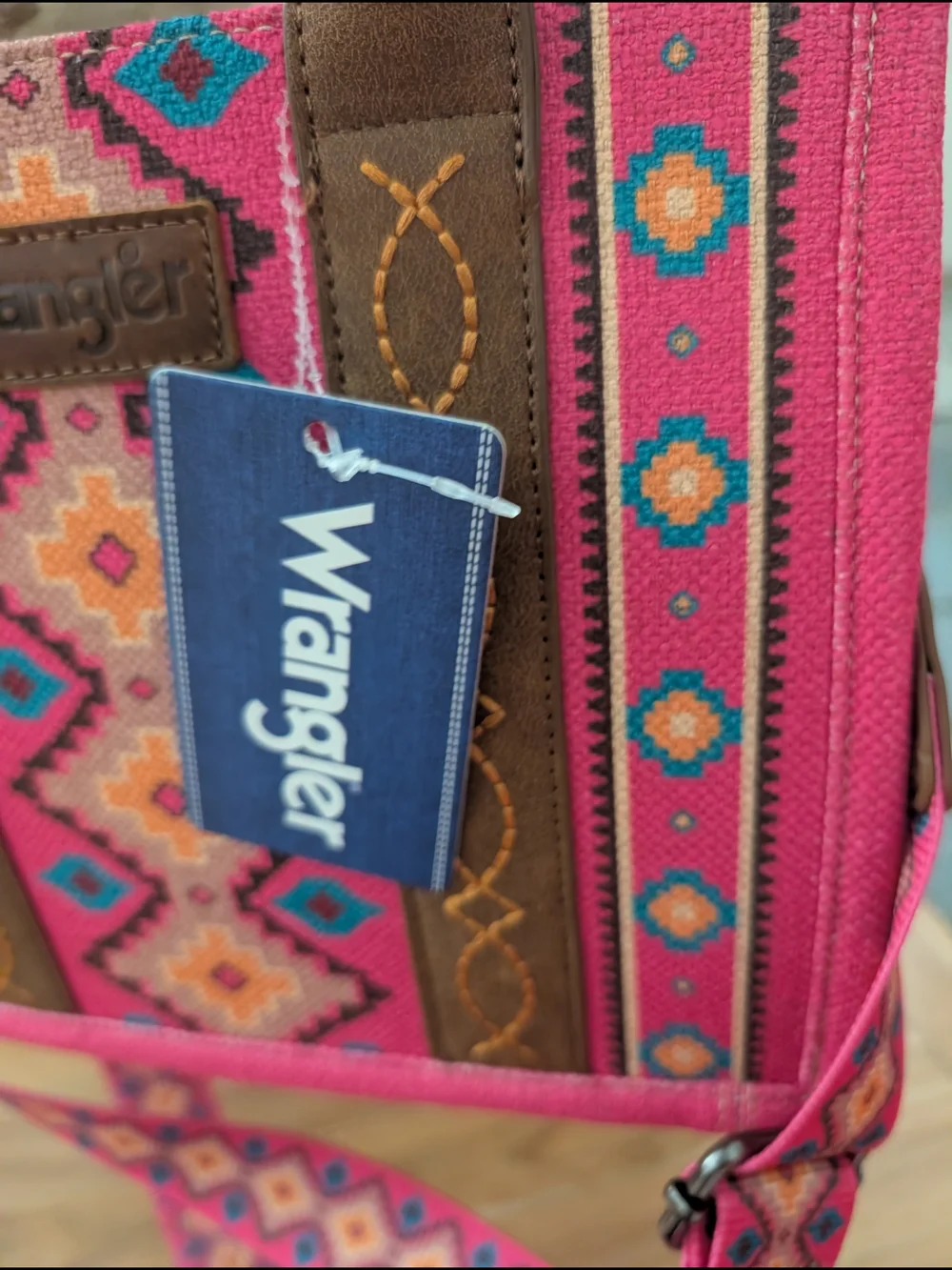 Wrangler pink aztec